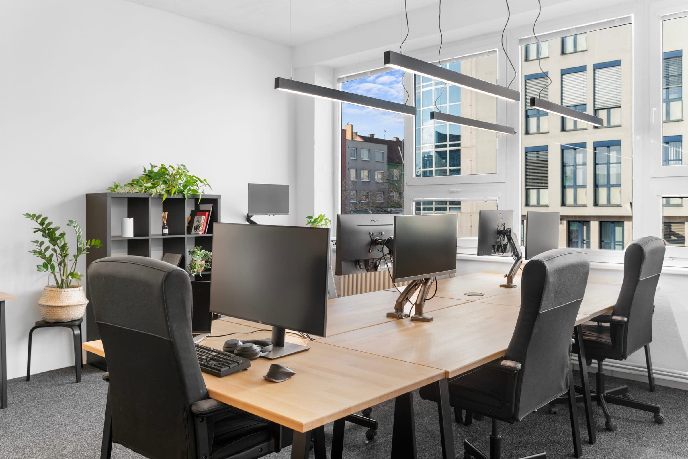 Nebyli jste nikdy v coworkingu? Objevte jeho výhody a vyzkoušejte den zdarma ve WorkzSpace!